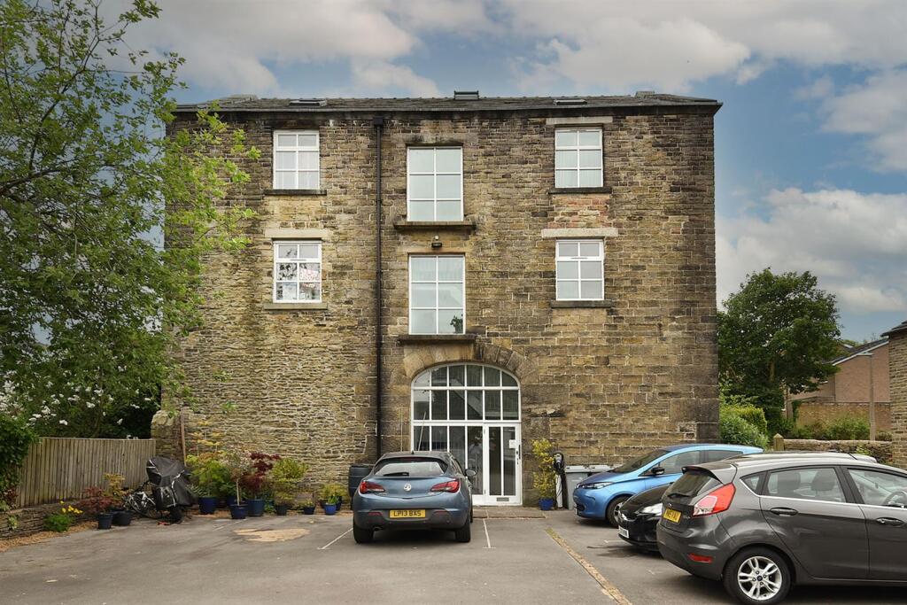Main image of property: Flat 4,The Owlhurst, Bollington, SK10 5GH