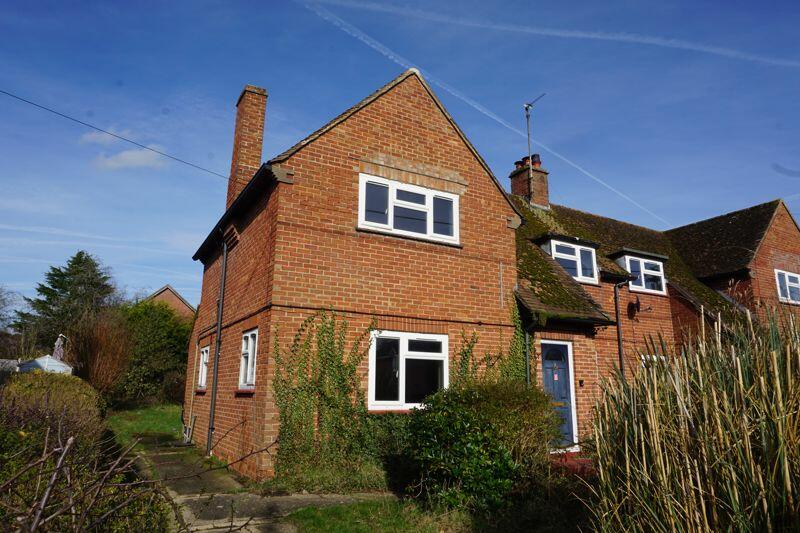 3 bedroom semidetached house for sale in Westfield Road, Thatcham, RG18