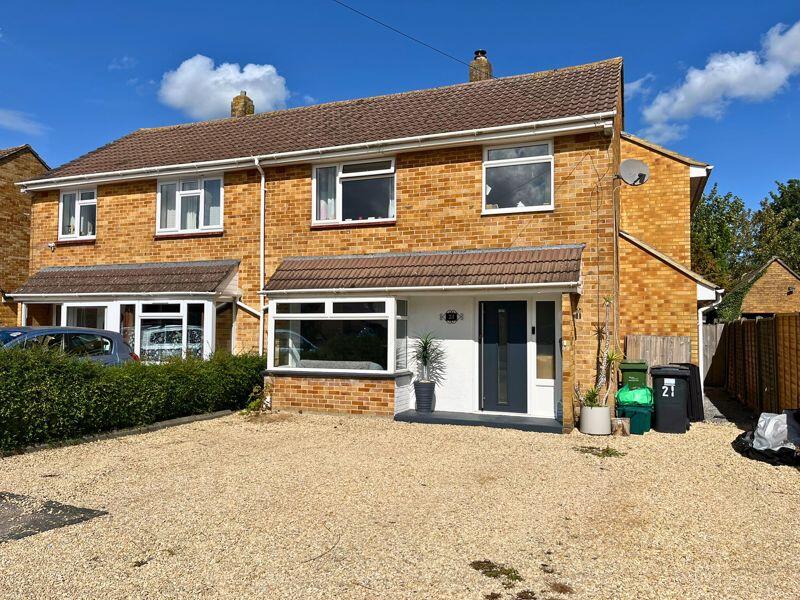 Main image of property: Oak Tree Road, Thatcham