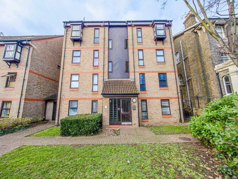 Studio flat for sale in Vanbrugh Park Road West, Blackheath, SE3