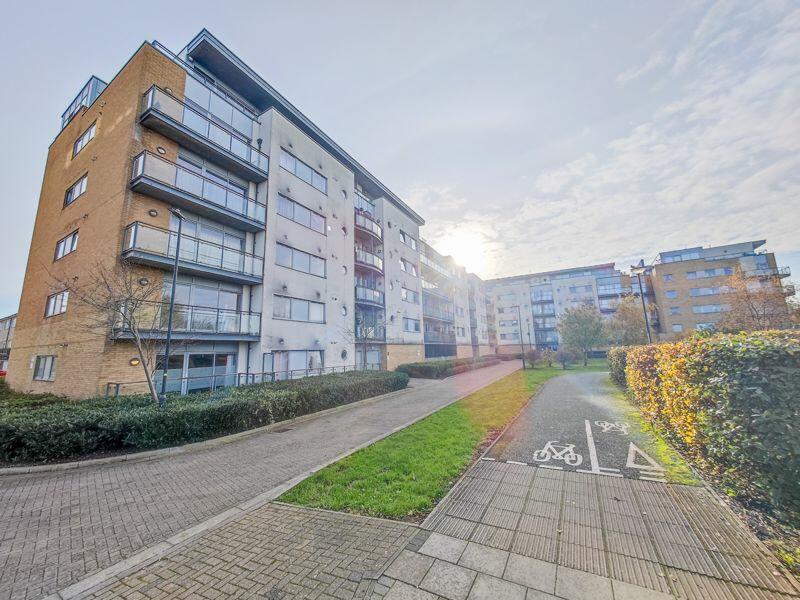 2 bedroom apartment for sale in Warrior Close, West Thamesmead, SE28