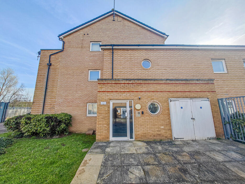 Main image of property: Murray Close, London, Greater London, SE28