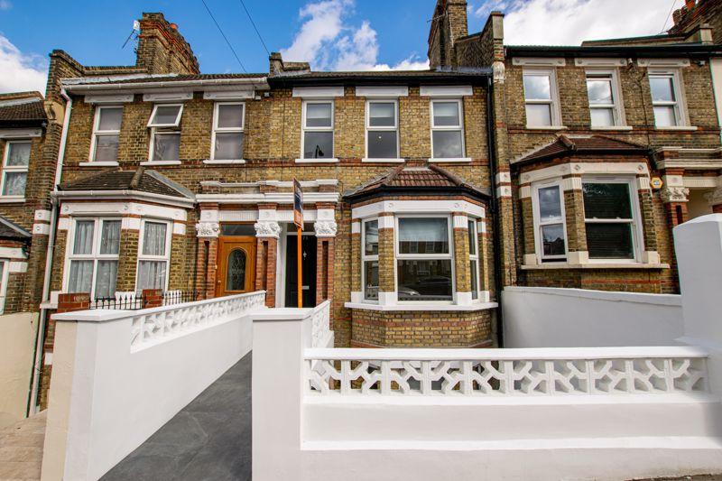 4 bedroom terraced house for sale in Griffin Road, Plumstead, SE18
