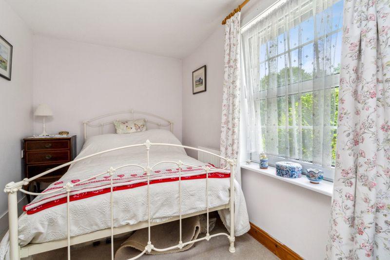 3 bedroom semidetached house for sale in Bois Moor Road, Chesham, HP5