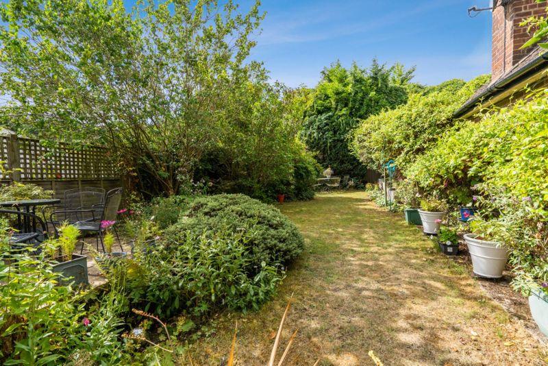 3 bedroom semidetached house for sale in Bois Moor Road, Chesham, HP5