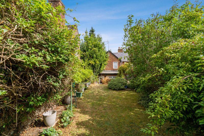 3 bedroom semidetached house for sale in Bois Moor Road, Chesham, HP5