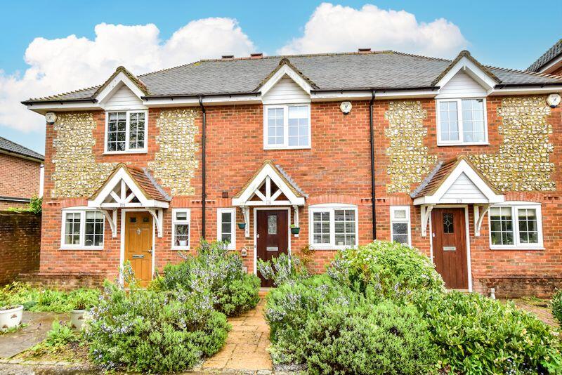 2 bedroom terraced house for sale in Chartridge Lane, Chesham, HP5