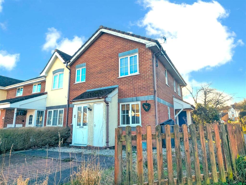 1 bedroom terraced house for sale in The Cornfields, Hatch Warren