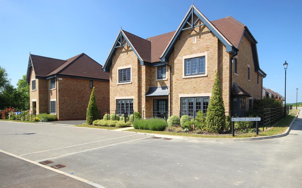 Main image of property: Risborough Road, Little Kimble, Aylesbury