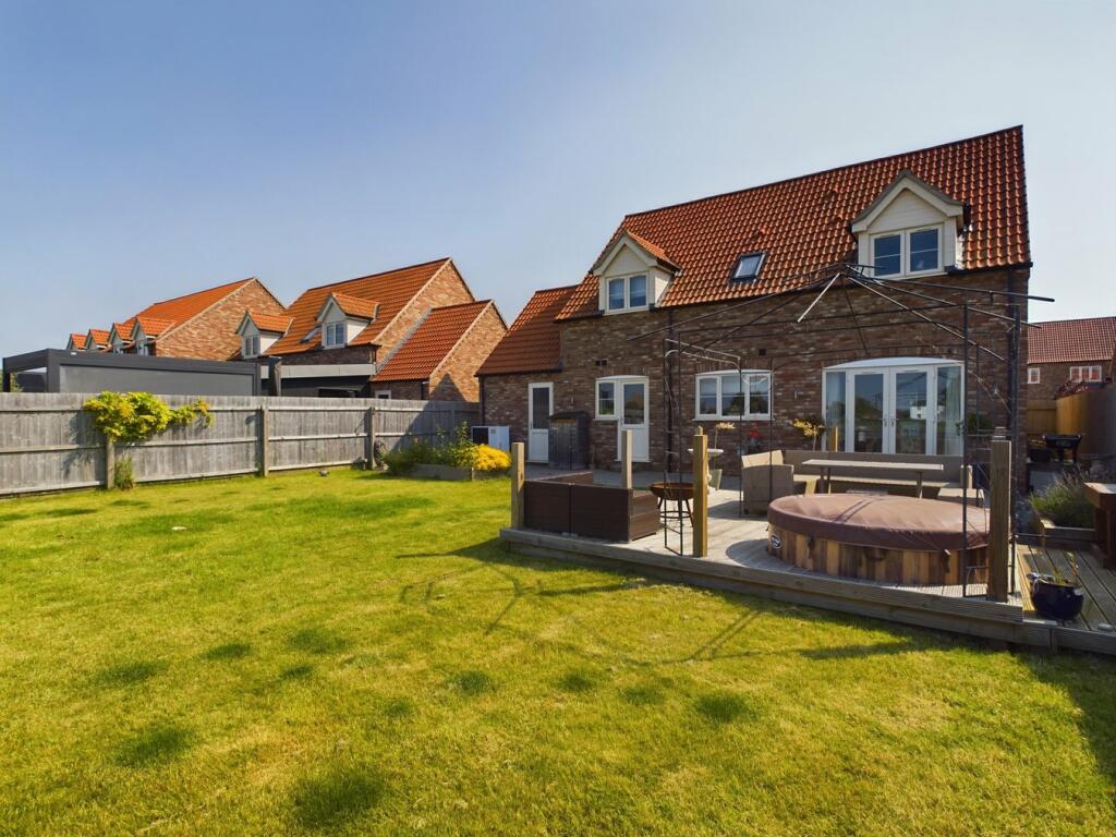 4 bedroom detached house for sale in Hall Road, Walpole Highway