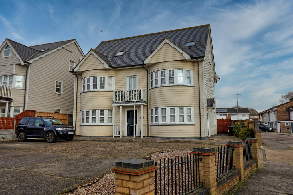Main image of property: Thundersley