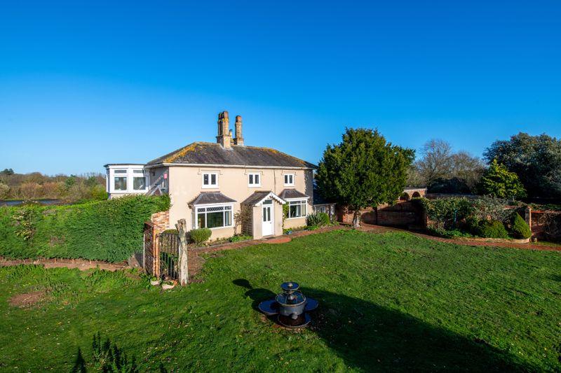 3 bedroom detached house for sale in Riverslea Farm, Tattershall Road, Woodhall Spa, LN10