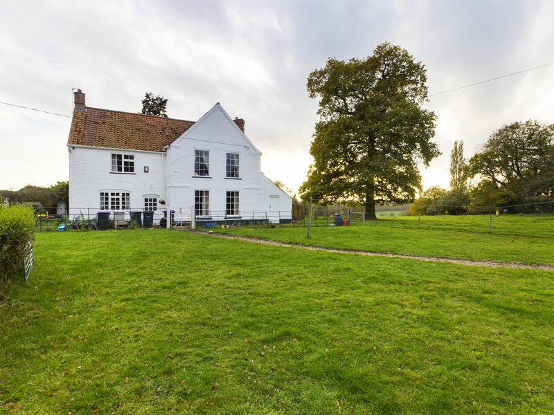 3 bedroom detached house for sale in Hall Farm, Bag Enderby, Spilsby, PE23