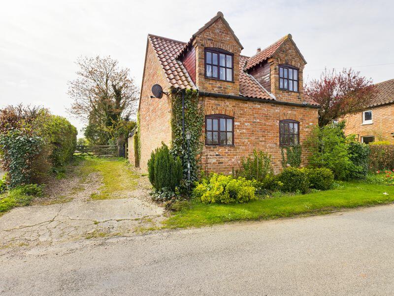 2 bedroom detached house for sale in The Haven, Main Road, Mareham On