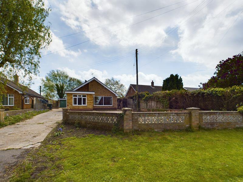 2 bedroom bungalow for sale in Wolds End, 2 Main Road, West Keal