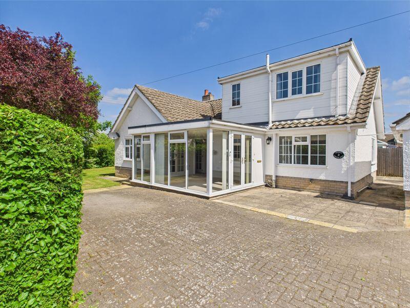 3 bedroom detached house
