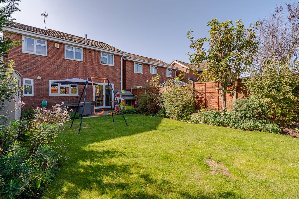 3 bedroom detached house for sale in Lavender Walk, Evesham, WR11