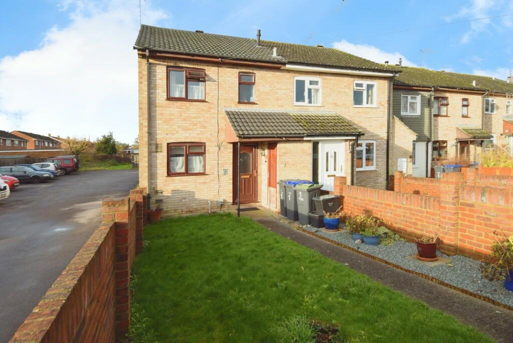 3 bedroom end of terrace house for sale in River Way, Durrington, SP4