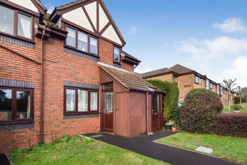 1 bedroom retirement property for sale in Countess Court, Amesbury, SP4