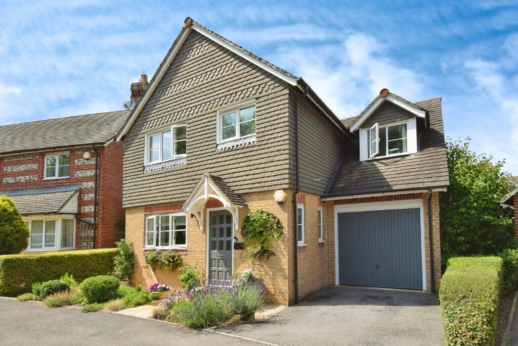 4 bedroom detached house for sale in Fosters Bushes, Amesbury, SP4 7SG, SP4