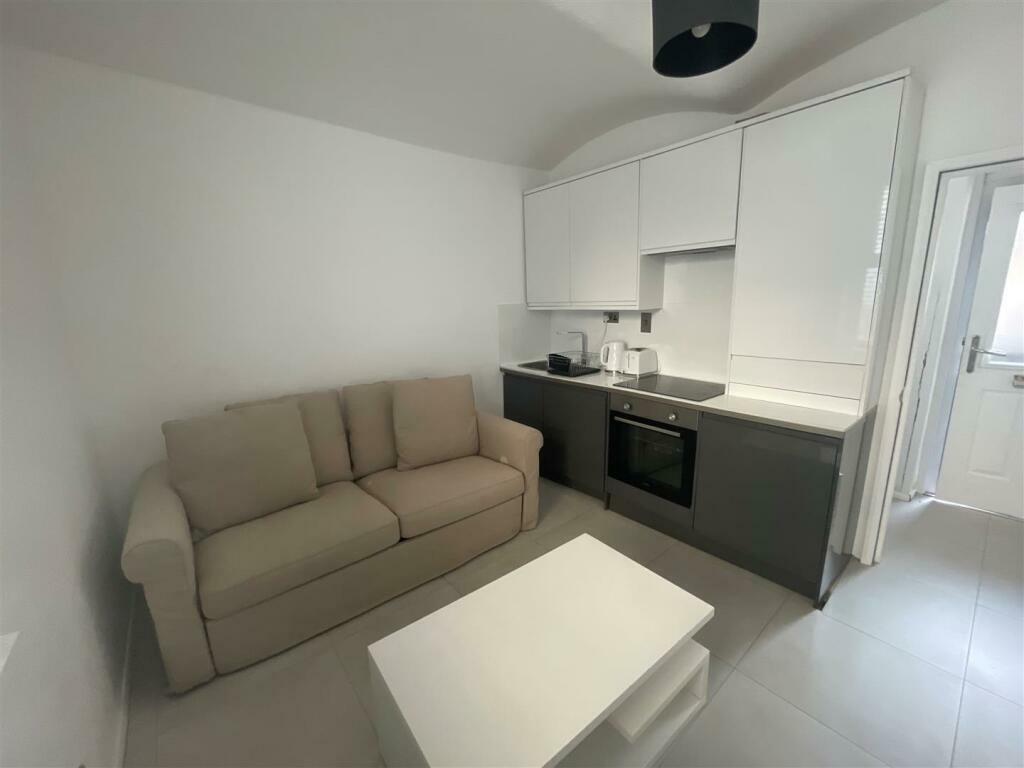 1 bedroom apartment for rent in Windsor Street, BN1