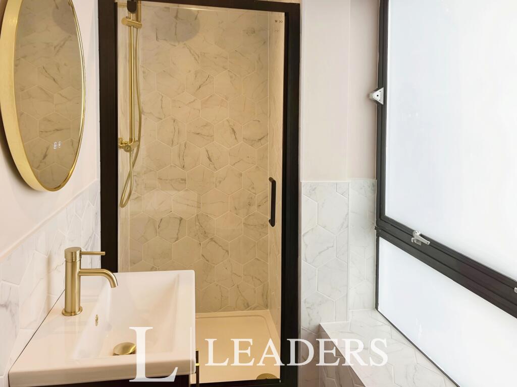 Additional property image - Queen Square