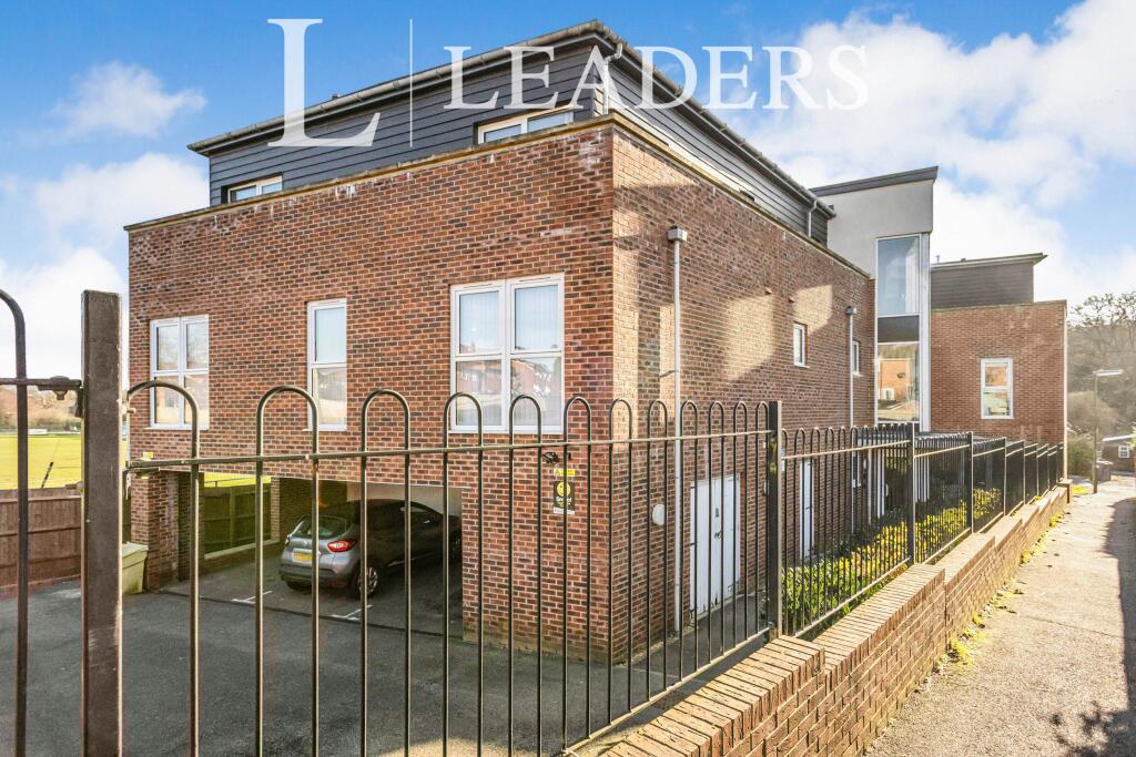 Main image of property: Fenway House, Boston Road, RH16