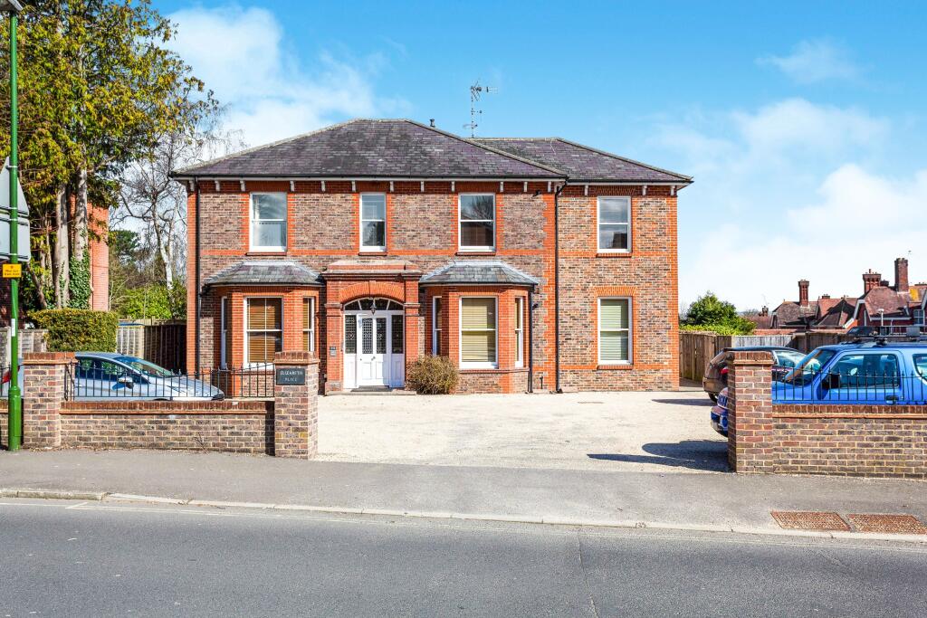 Main image of property: Elizabeth Place, 13 Heath Road, Haywards Heath, RH16