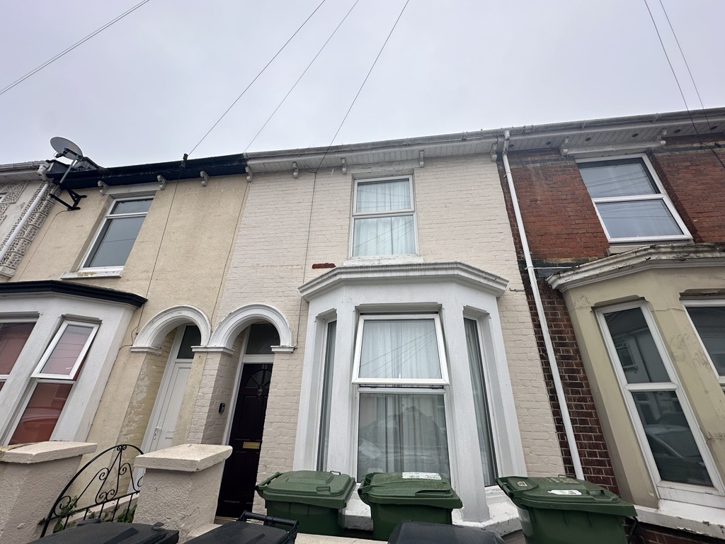5 bedroom terraced house for rent in Hudson Road , Southsea, PO5