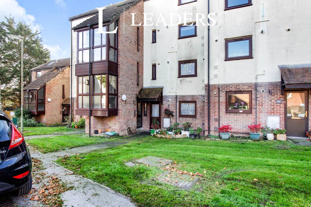 Main image of property: Frosthole Close, Fareham 