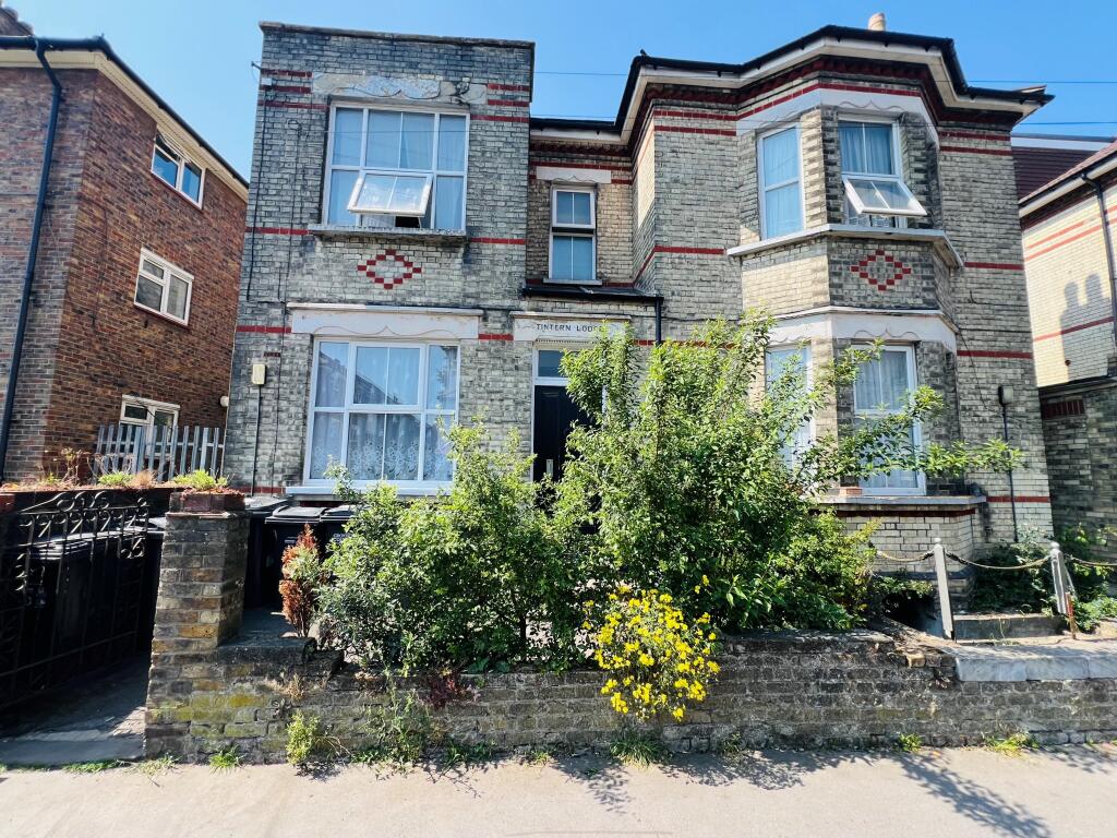 Main image of property: Quadrant Road
