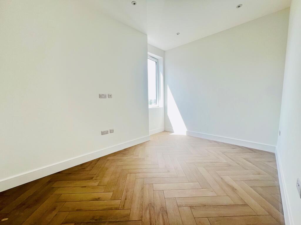 Main image of property: High Street, Flat 4, CR0