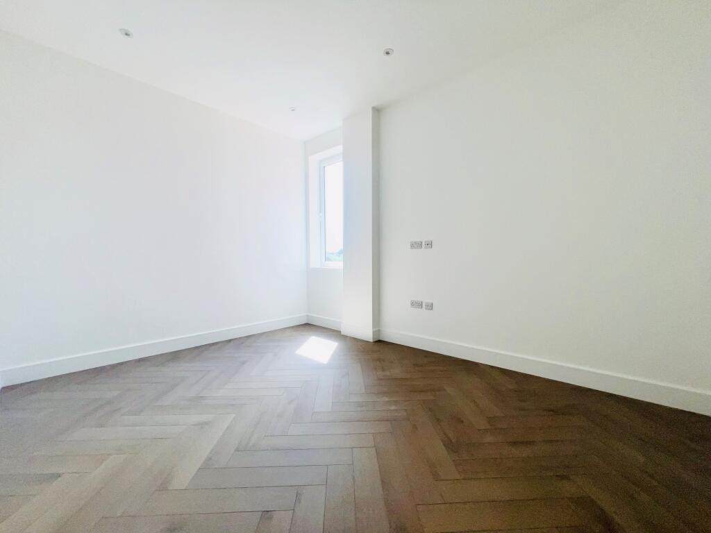 Main image of property: High Street, Flat 8, CR0