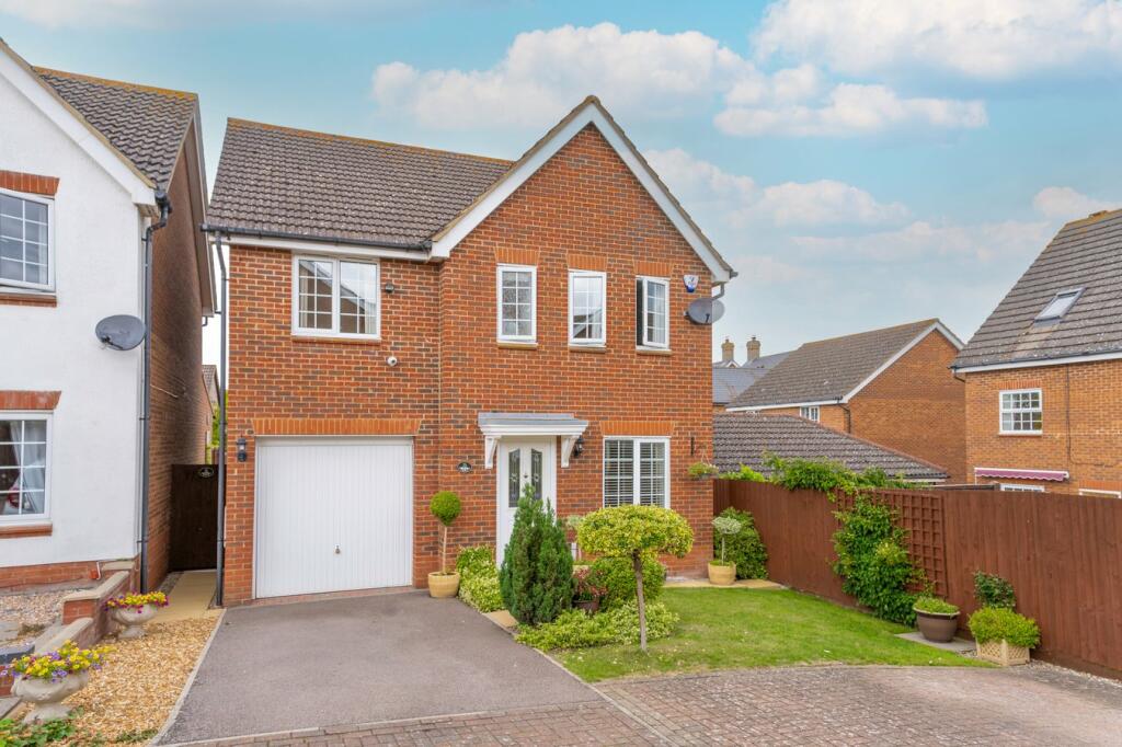 4 bedroom detached house for sale in Gregory Close, Meppershall
