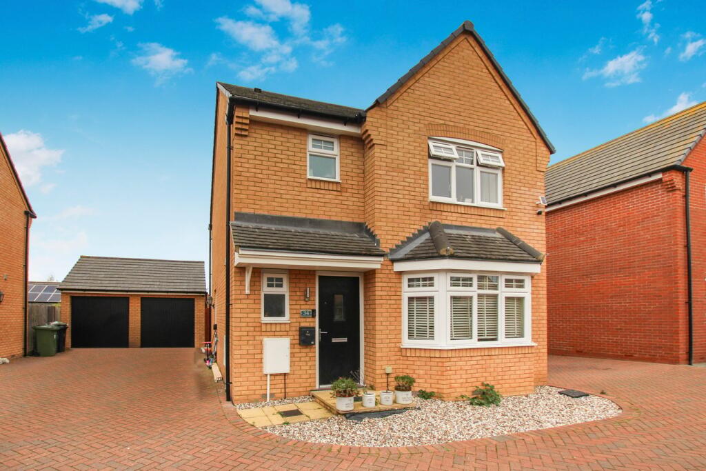 Main image of property: Woodpecker Mead, Lower Stondon, Henlow, SG16