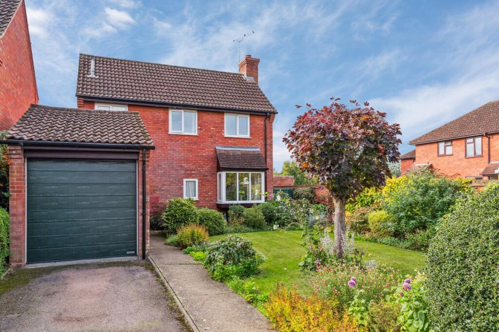3 bedroom detached house