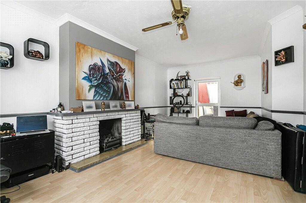 3 bedroom semidetached house for sale in Thomson Crescent, Croydon, CR0