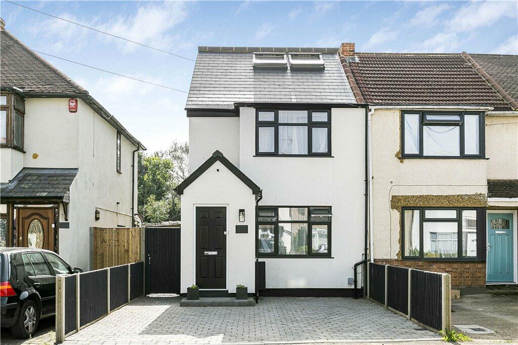 3 bedroom end of terrace house for sale in Park Road, Egham, Surrey, TW20