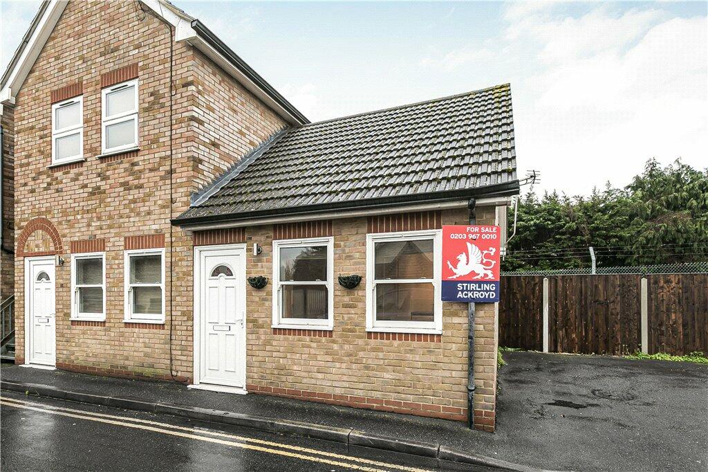 Studio flat for sale in Rusham Road, Egham, Surrey, TW20