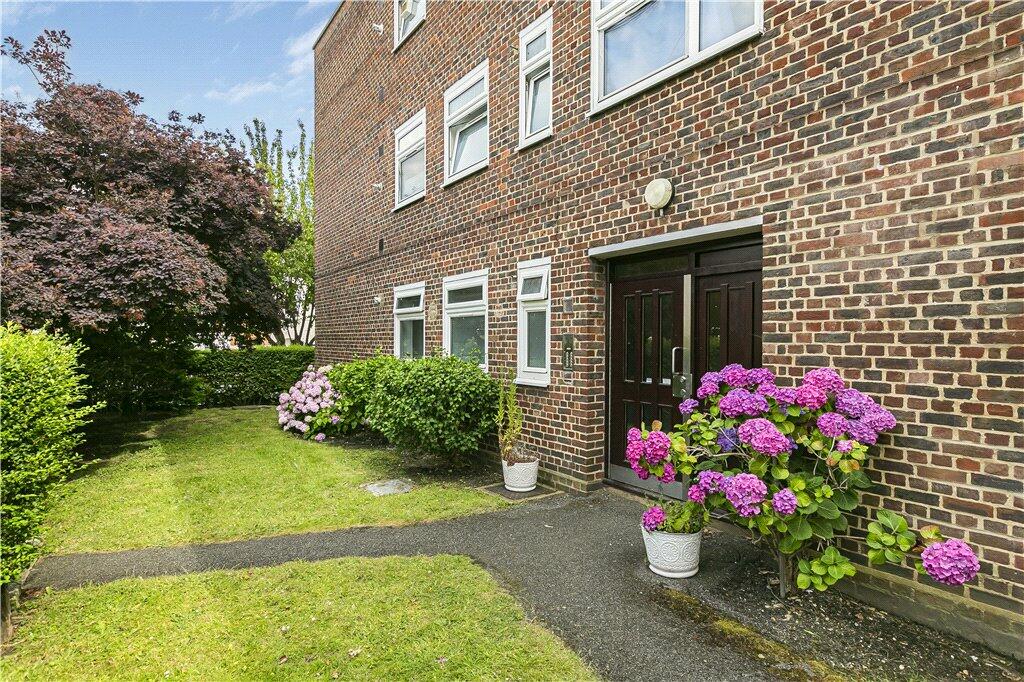 2 bedroom apartment for sale in Oakhill Road, London, SW15