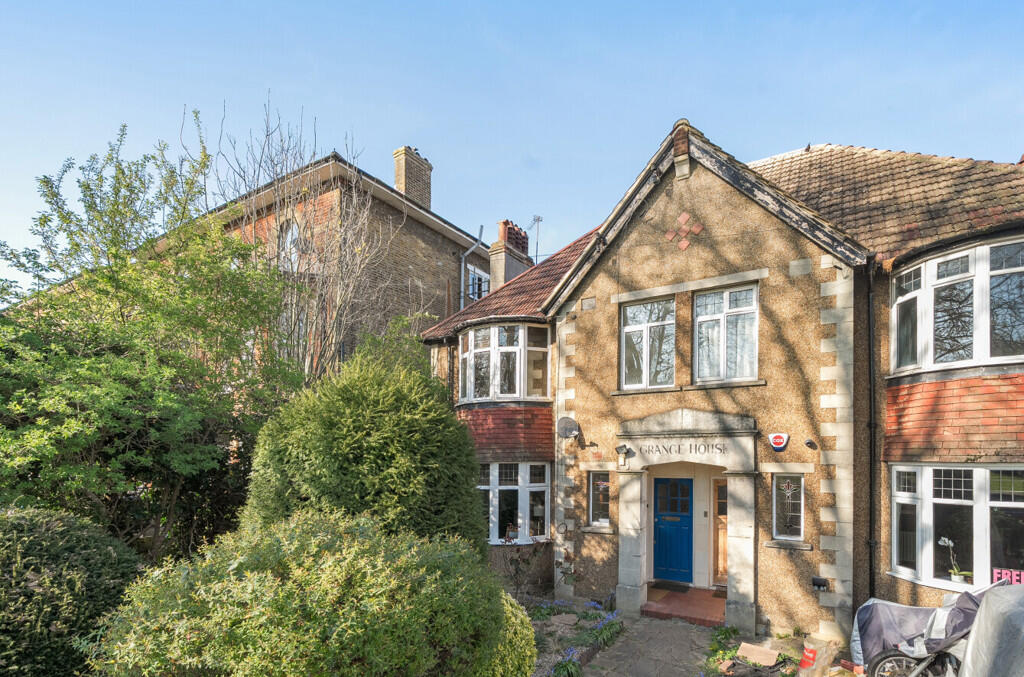 Main image of property: Woodside Green, London, SE25