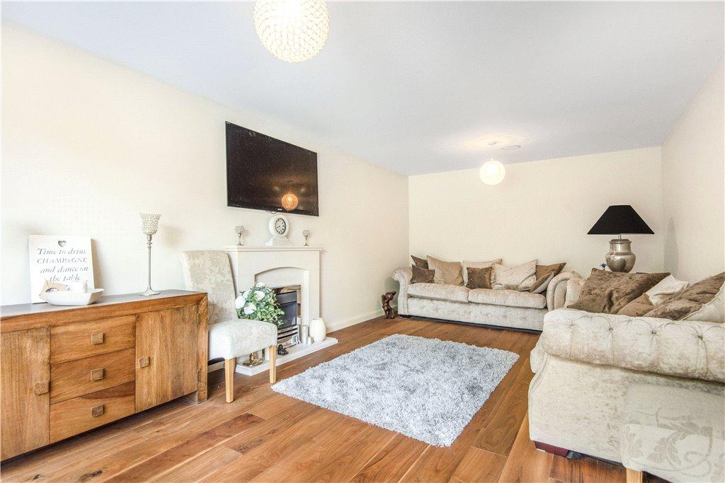 5 bedroom detached house for sale in Broadlands Avenue, Shepperton