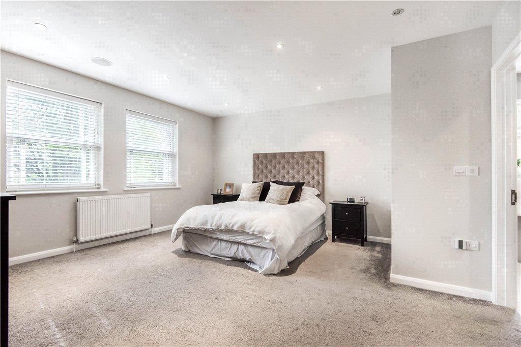 5 bedroom detached house for sale in Broadlands Avenue, Shepperton