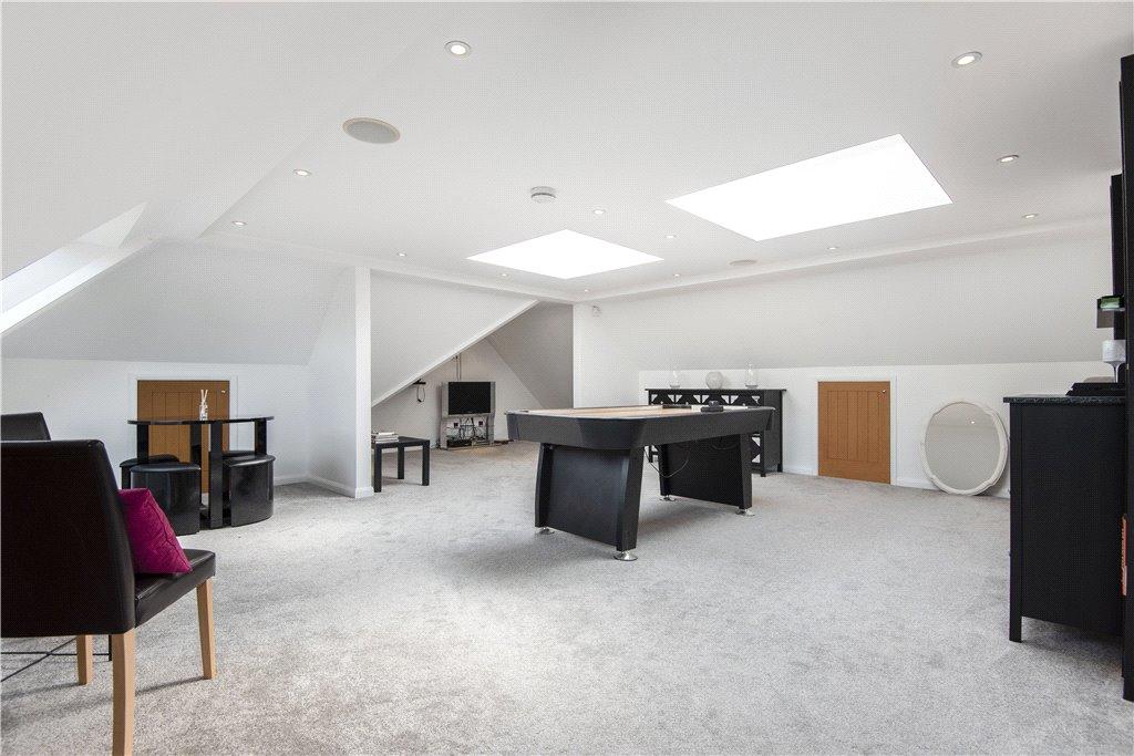 5 bedroom detached house for sale in Broadlands Avenue, Shepperton
