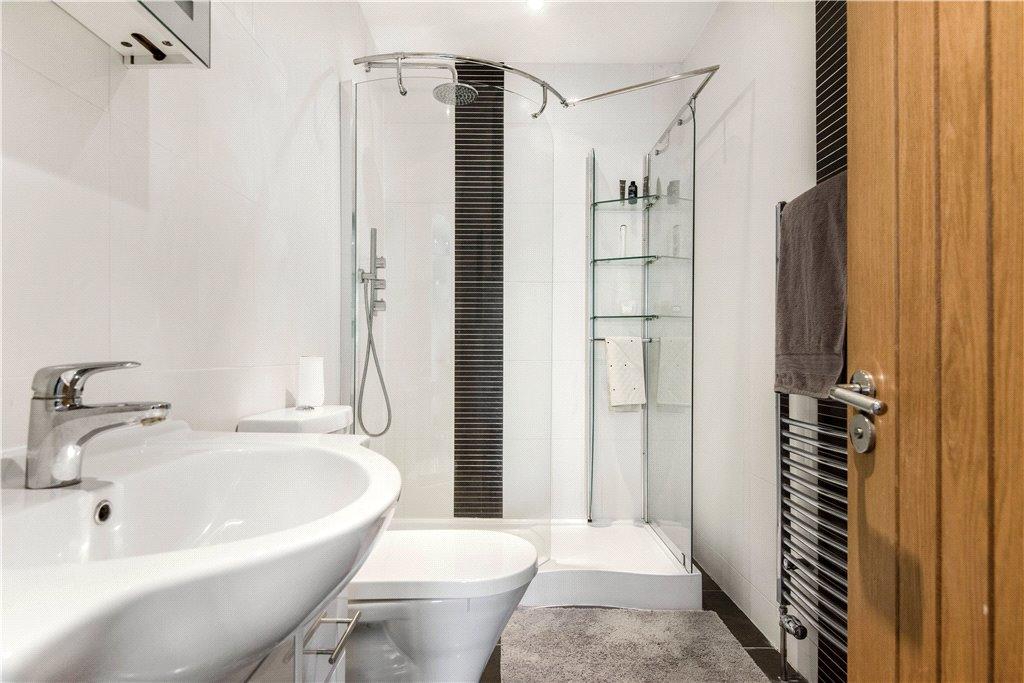 5 bedroom detached house for sale in Broadlands Avenue, Shepperton