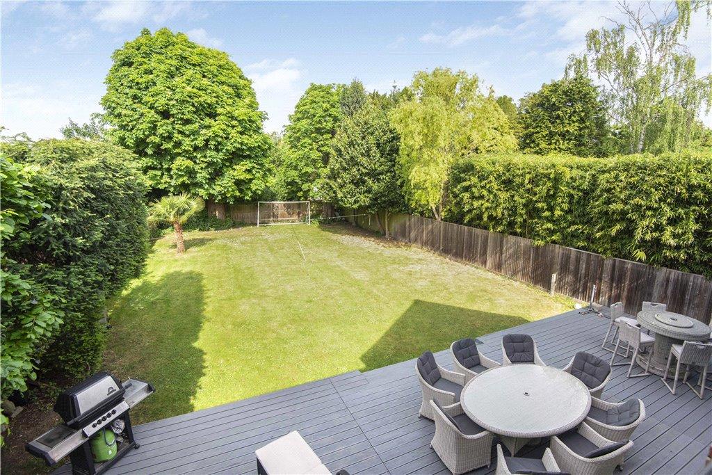 5 bedroom detached house for sale in Broadlands Avenue, Shepperton