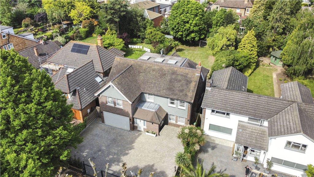 5 bedroom detached house for sale in Broadlands Avenue, Shepperton
