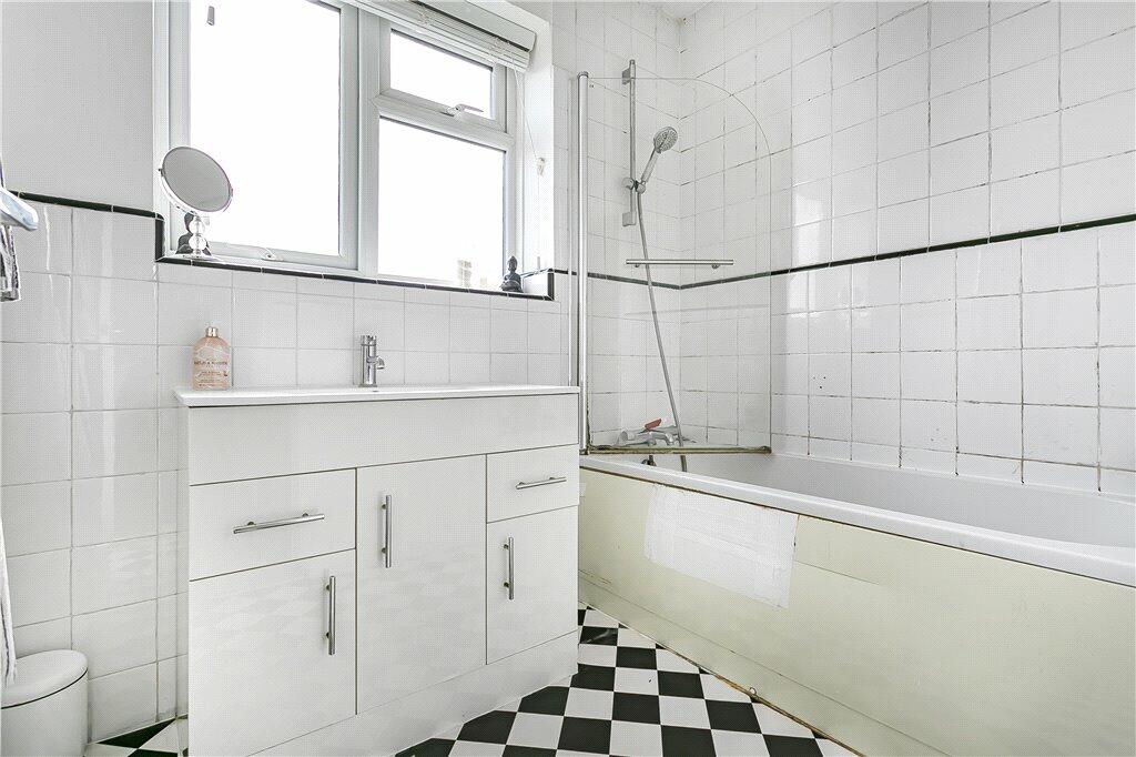 3 bedroom semidetached house for sale in The Rowans, SunburyonThames