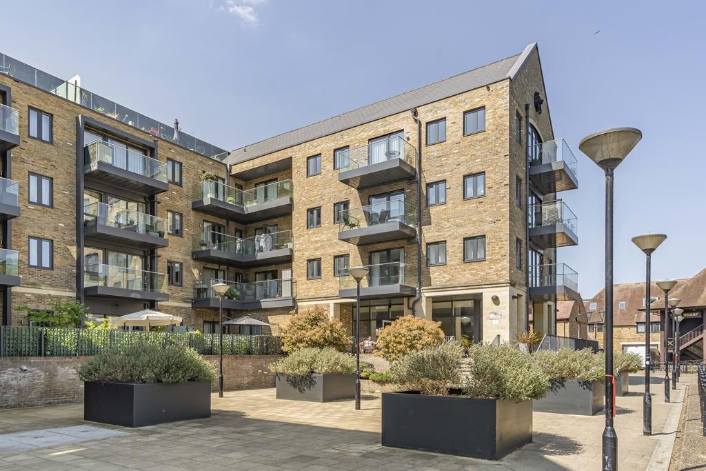 Main image of property: Swan Street, Isleworth, TW7
