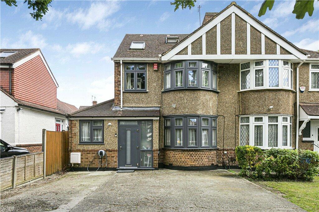 4 bedroom semidetached house for sale in Hanworth Road, Whitton
